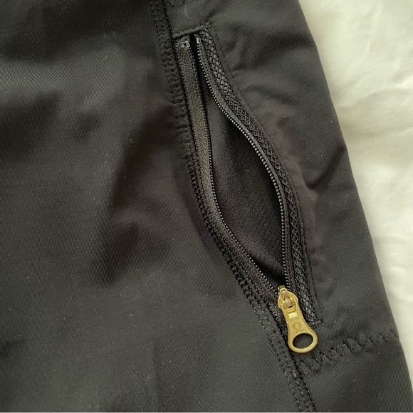 lululemon High-Rise Legging 21” - Picture 4 of 10